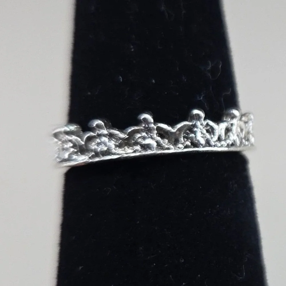 Silver Tone Crown Tiara Band Ring Filigree Princess Stackable Size 7